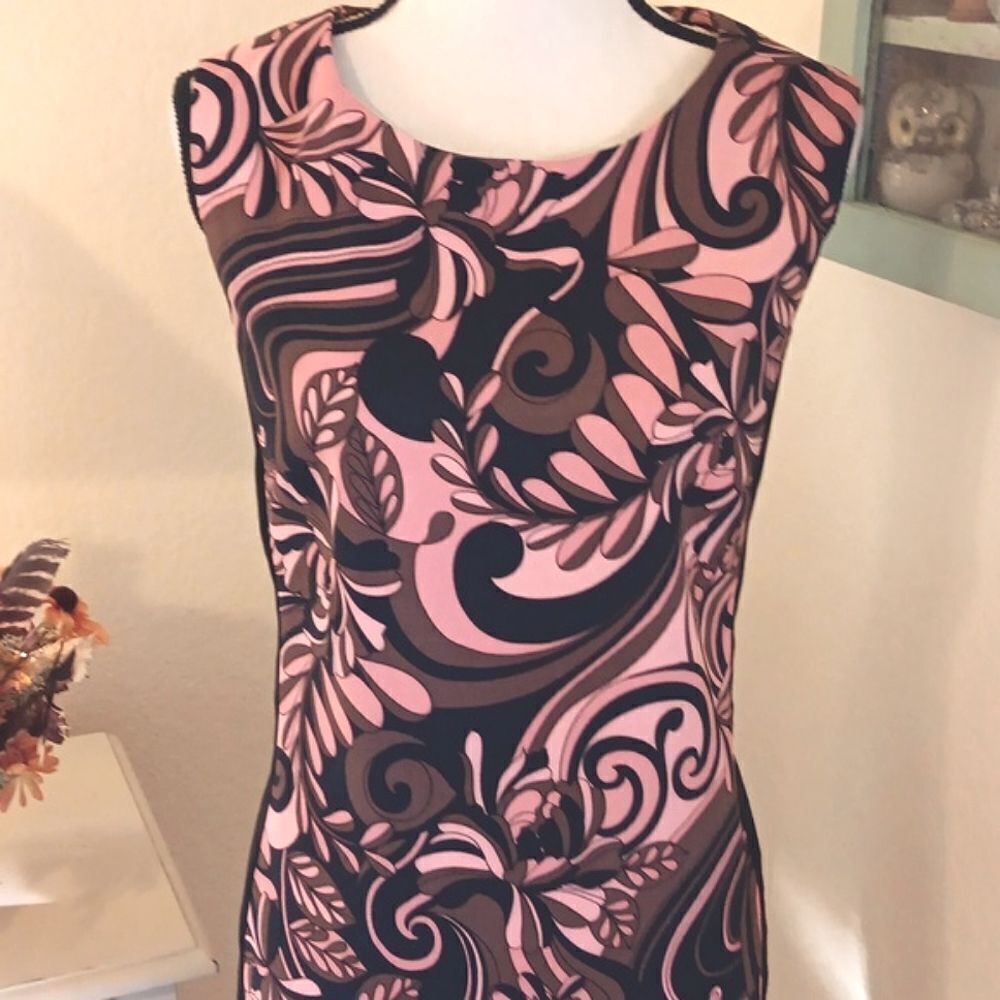 Connected Colorblock Dress - Picture 2 of 10